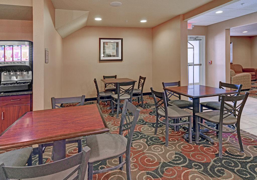 Cobblestone Inn & Suites - Big Lake Luaran gambar